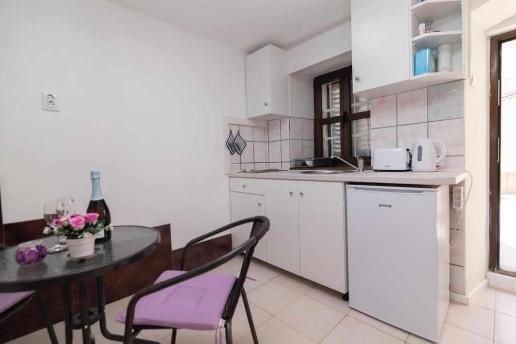 Central Apartment Rose In Hearth Of 斯普利特 外观 照片